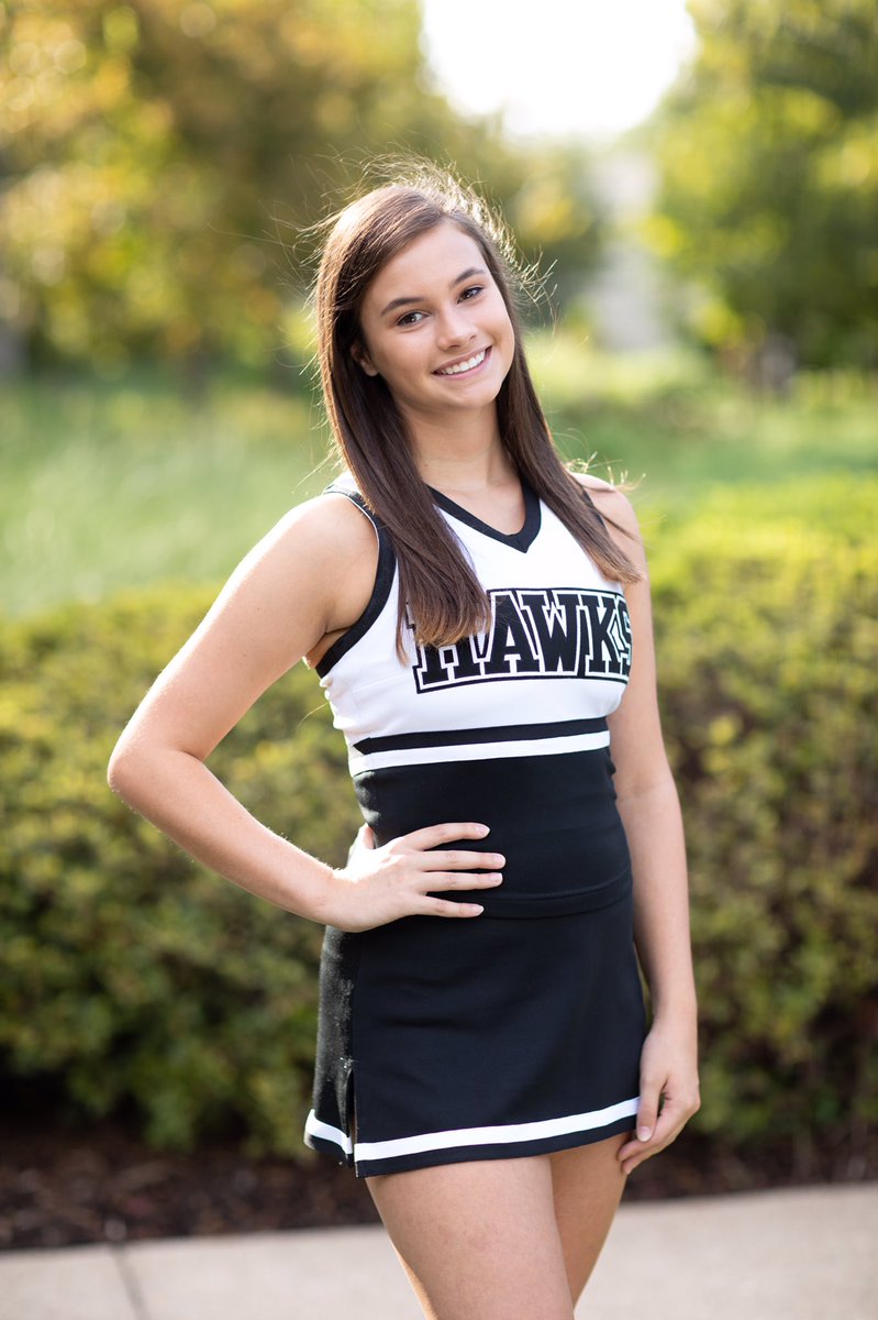 hawkscheerdtx's tweet photo. Congrats to our Cheerleader of the Week, TAYLOR!! #hawkscheer #bestofthebest @ursulinedallas https://t.co/jTEfpkY5q3