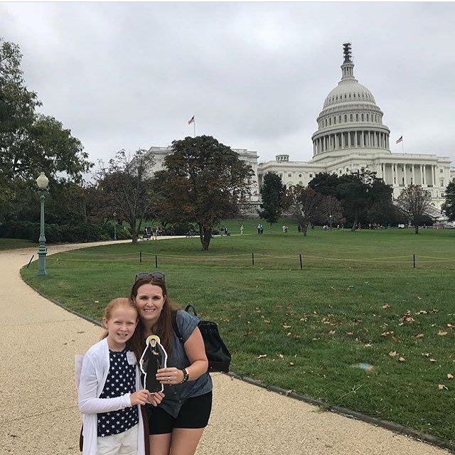 LcrowCrow's tweet photo. Mrs. Igoe &amp; Eileen ‘25 spend the long weekend in Washington DC with Flat Philippine ❤️ #flatphilippine #wearesacredheart https://t.co/XycrEUIQ6l https://t.co/3K7sDeSHX1