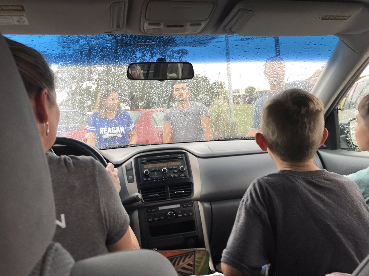 rhondastecz's tweet photo. Fun times at lunch! But we were saved by Colby’s husband! Trying to get back to the keynote speaker #reaganrays #lisdtw https://t.co/povJMLOS0U
