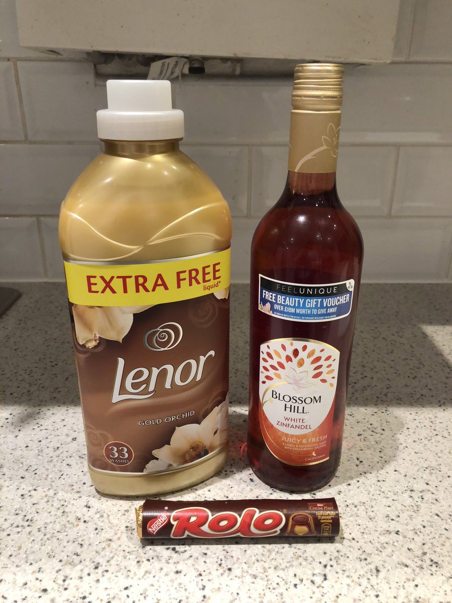 binkybunny7's tweet photo. When you pop to the shop on the way home for some essentials #MondayNightSorted #HomeAlone ππ»π€£π· https://t.co/Bi4iyz8yyC