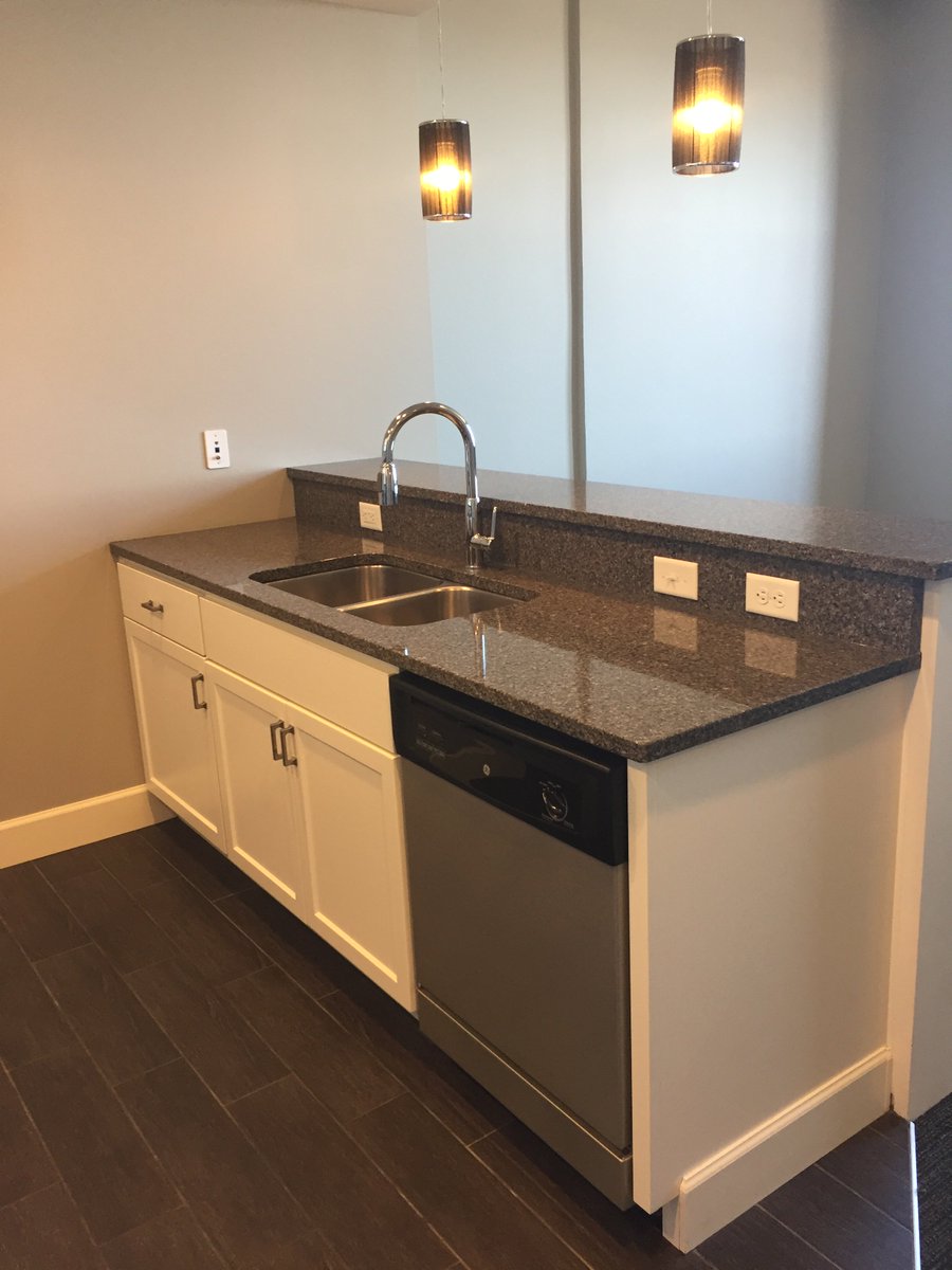 ArcadeUnion's tweet image. We just had a one bedroom open up!  5th floor apartment with 692 square feet that rents for $1000 a month with a range of lease options.  Call us at 563.324.9898 to schedule a tour.  Hope to hear from you soon!