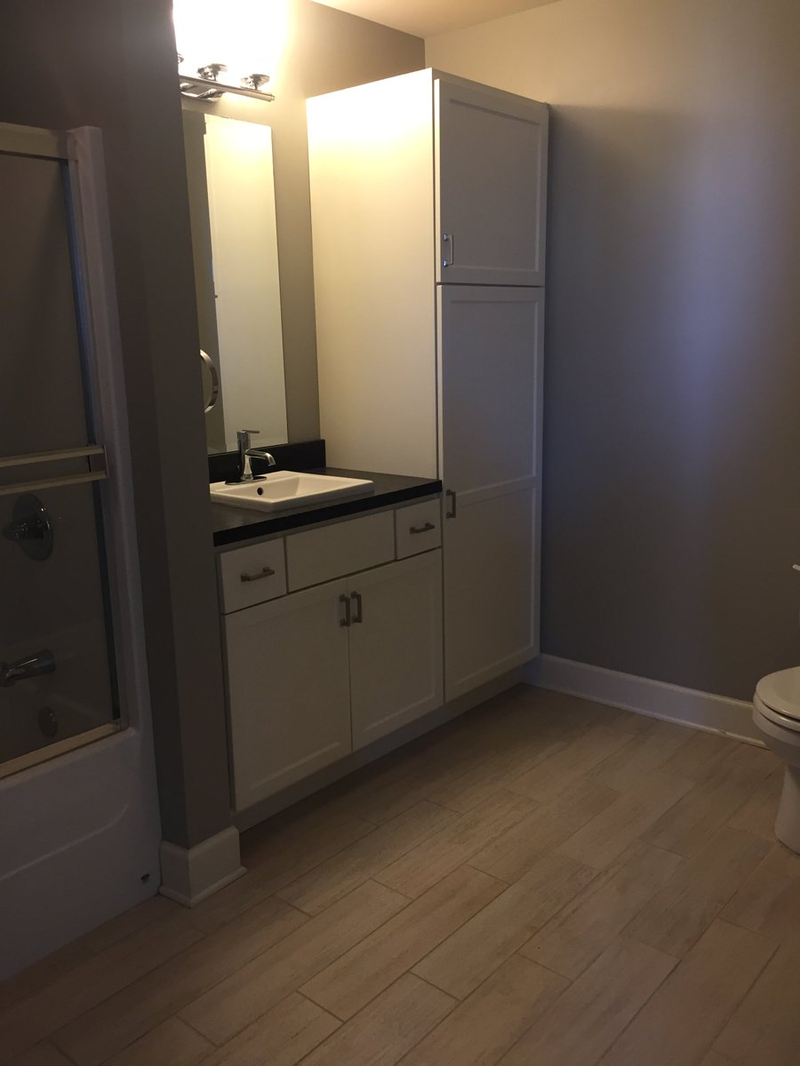 ArcadeUnion's tweet image. We just had a one bedroom open up!  5th floor apartment with 692 square feet that rents for $1000 a month with a range of lease options.  Call us at 563.324.9898 to schedule a tour.  Hope to hear from you soon!