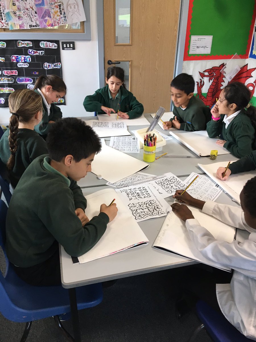 Comet_class's tweet photo. Exploring and experimenting with different techniques this afternoon #art #creatingamasterpiece https://t.co/ouut7vLYb9