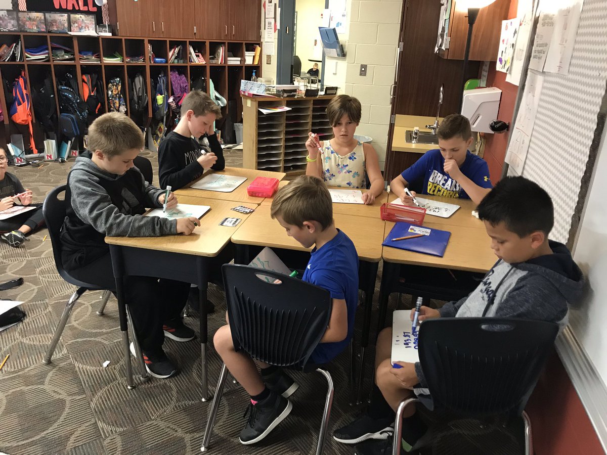 MrsBenson212's tweet photo. 1st Math Review Game of the year! #4thgradecollab #KBCougars #kb4thgrade @KBElementary @MsHogan_306 @MrsRoth310 https://t.co/xWi6PPrktH