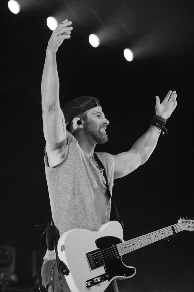 ScheelsArena's tweet photo. Thank you @KipMooreMusic for coming to hang with us last Thursday and to everyone else who showed out! #ScheelsSnapShots https://t.co/ca70NCZuAF