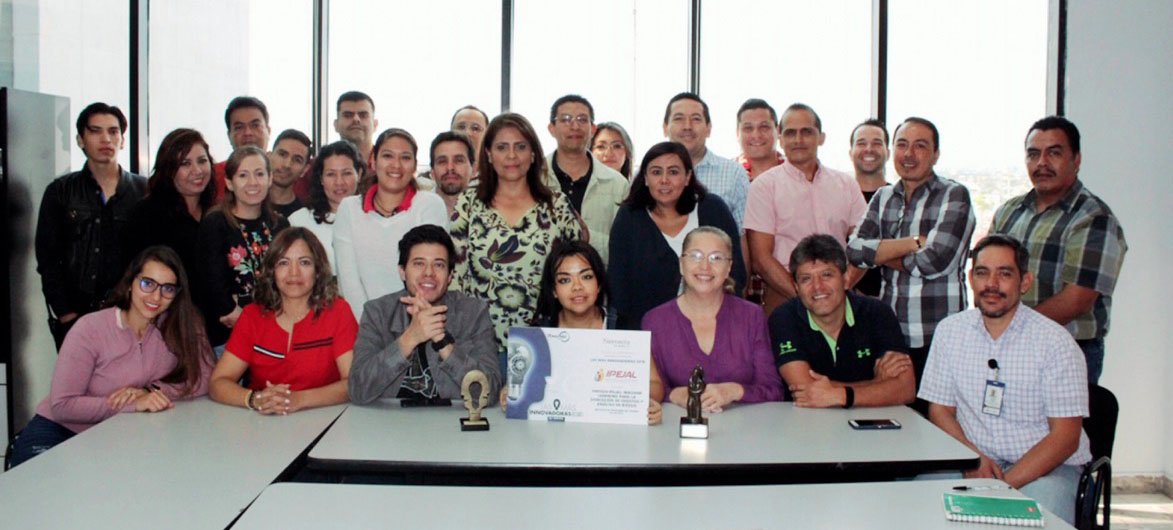 ipejalgob's tweet photo. #ITMasterMag otorgó reconocimiento a @ipejalgob por ser una institución de  #LasMasInnovadoras del Sector Público por 5 años consecutivos. Felicidades al Equipo de la DIS que liderado por @angie24ar del @ipejalgob felices por el premio al proyecto FINTECH-IPEJAL https://t.co/7fsGYVhWlv