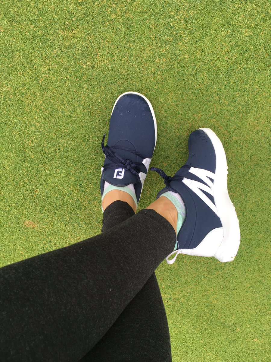 ladies footjoy slip on golf shoes