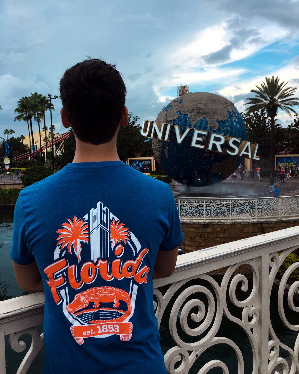 TheLevv's tweet photo. Saw a lot of gators here. #prezbook https://t.co/vrypPCYAVV