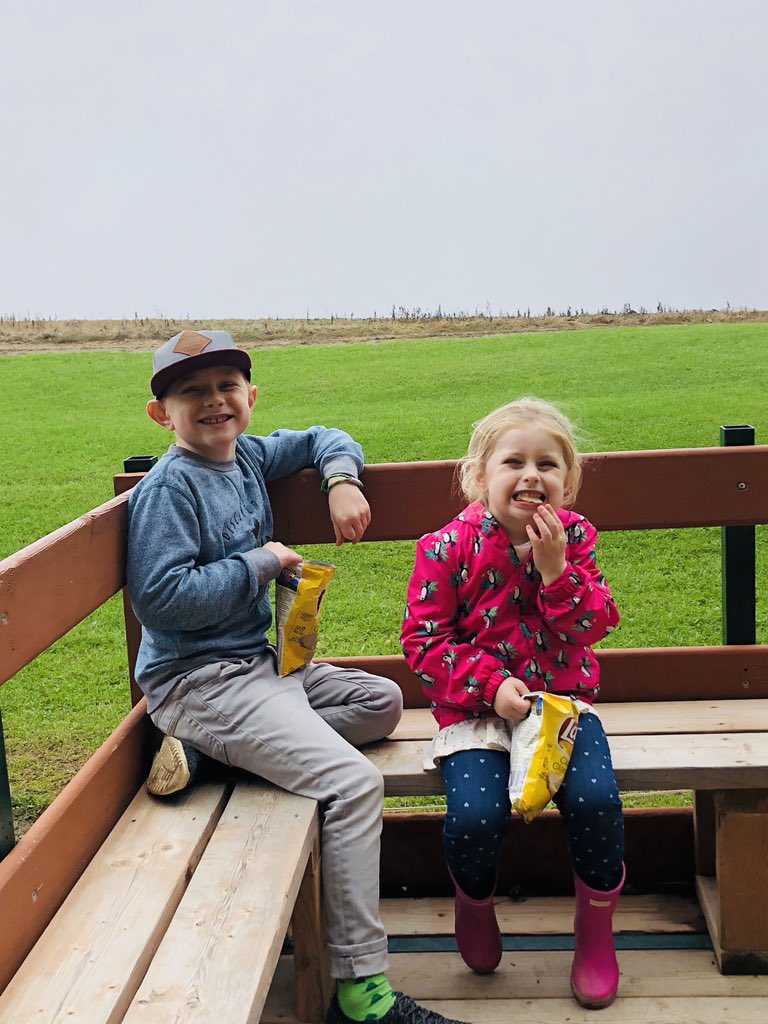 kimcalderbank's tweet photo. Very thankful for these turkeys 🦃. Wonderful family time spent @DymentsFarm playing in #FunFarms and #HauntedHouses - topped off with a tractor 🚜 ride along the #Dundas escarpment. Wishing you and yours all the fun, laughter and love #Thanksgiving #Thankful #BurlWard2 #KC4U https://t.co/W1AbgR5Zno