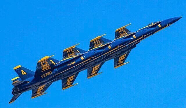 SFGate's tweet photo. From Instagram: @crpartin titled their photo of the Blue Angels "Spearhead." #blueangels #blueangels2018 #blueangelssf #fleetweek #fleetweeksf #fleetweek2018 #regram #sf #sanfrancisco https://t.co/Fydgs7To1B https://t.co/b7qrb3HewI