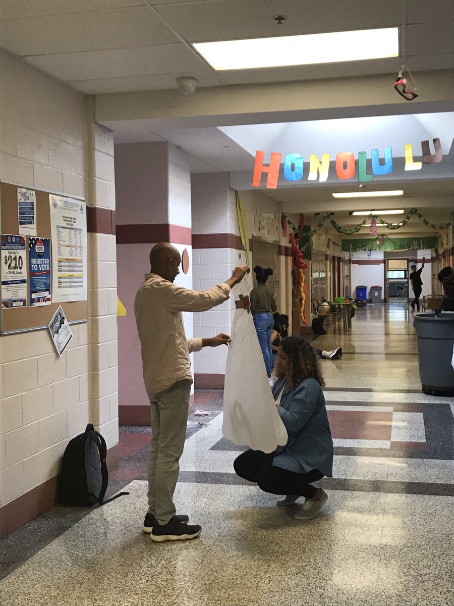 BlueprintPress's tweet photo. Get into the spirit! IT’S HOMECOMING WEEK!! #halldecorations #homecoming2018 #webelieve #weachieve #thebrooknews https://t.co/Vr97oL8CQK