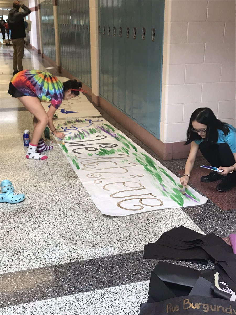 BlueprintPress's tweet photo. Get into the spirit! IT’S HOMECOMING WEEK!! #halldecorations #homecoming2018 #webelieve #weachieve #thebrooknews https://t.co/Vr97oL8CQK