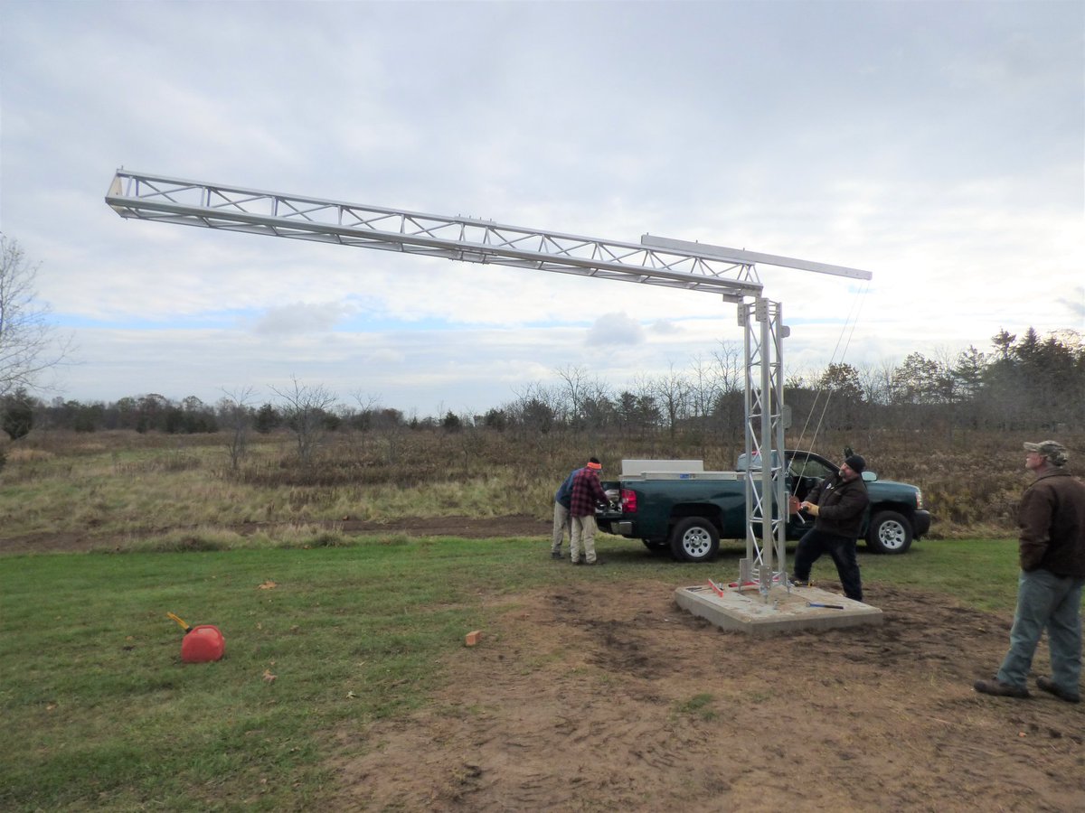 MillardTowersCA's tweet photo. We don't just build #frangible towers for aviation. Our #aluminum 900M is a great fit for #automatedweatherstation and #RWIS applications. #MTX2018 #mettower #windsensor #meteorology #green #recyclable https://t.co/4LcnbenLOX