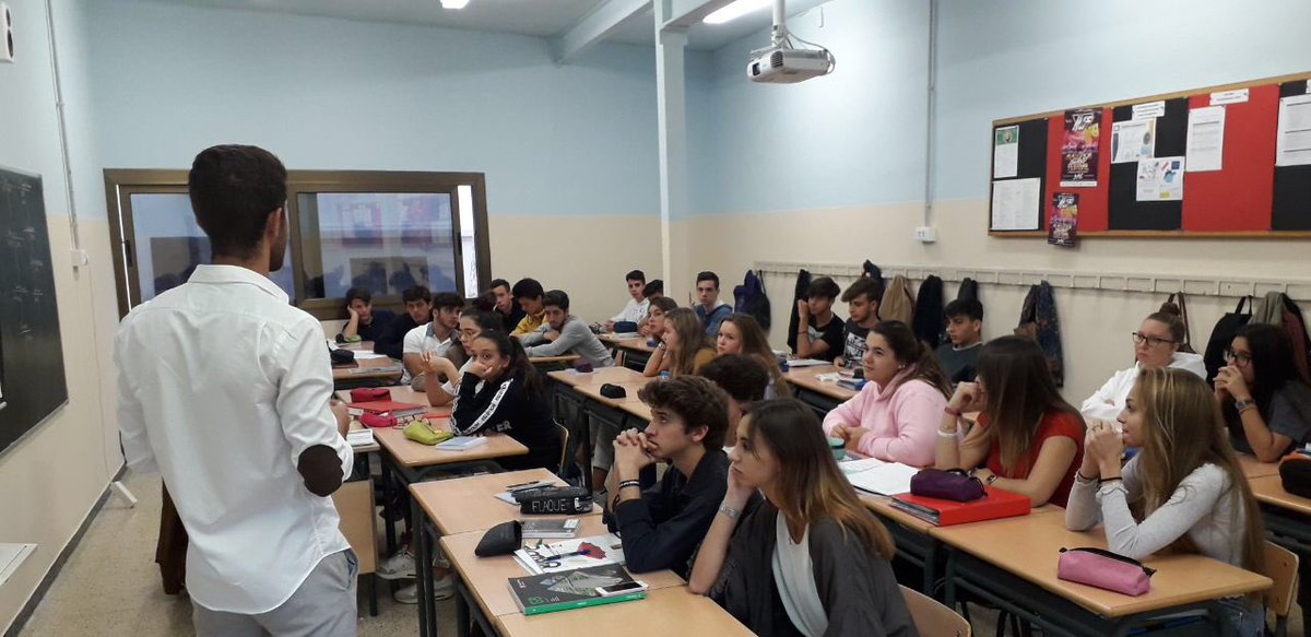 colegiosilbcn's tweet photo. Àlex Jansa, #alumniSIL de @ESADE, ha explicado a 2 #BatSIL su experiencia y los diferentes grados que se imparten en esta universidad.
#SecundariaSIL
#OrientaciónSIL https://t.co/GryXBsnrWC