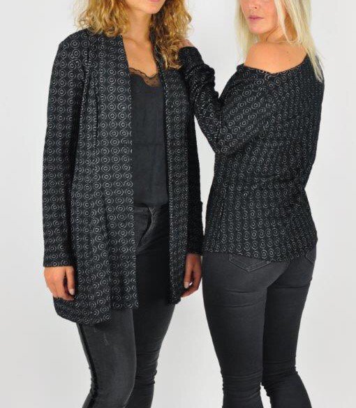 ThankBoutique's tweet photo. Die neue Herbstkollektion ist da, Jacke Peetje &amp; Pulli Poesie

https://t.co/X6ht8rOchk /shop 

#unique #cute #boutiquefashion #onlineboutique #feminity #autumn #goodvibes #streetstyle #nature #nachhaltig #gogreen #design #mixmind #blackisbeautiful #black https://t.co/hvXU3h5Z7x