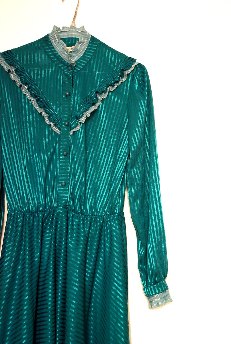 smistel's tweet photo. 80s Vintage Glossy Forest Green Feminine Dress Long Sleeve Dress High Neck With Lace https://t.co/z38g7lKije via @Etsy #vintage #dress #green #glossy #80s https://t.co/WAcfM38t84