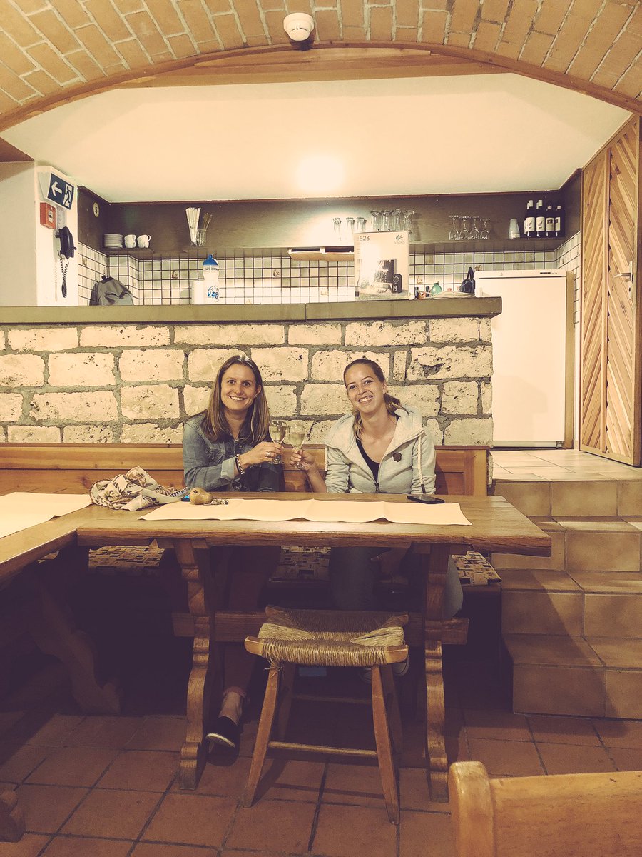DomSweden's tweet photo. Leiterinne vo Mirchel und Oberhünigen am uf de Siig astosse... Mir xehnd euis morn widr wemr widr ufholed! #Nieohnemeinteam #SC2018_01 https://t.co/dj5f8ZADSj