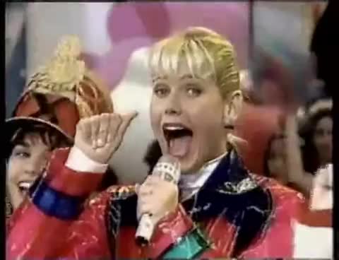 Marish_'s tweet photo. a- de amarelo🎤
b- de brasil🎤
c- de cu na mãooo🎤
d- de desespero🎤
e - eita porra🎤
f- de fudeu🎤 https://t.co/4huTHkvyiE