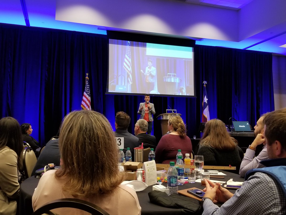 FirstmarkCU's tweet photo. Thank you @SA2020 #MollyCox for visiting with us at our #FirstmarkAllStaff meeting. #inspired #engaged https://t.co/QfHHQkCxYE