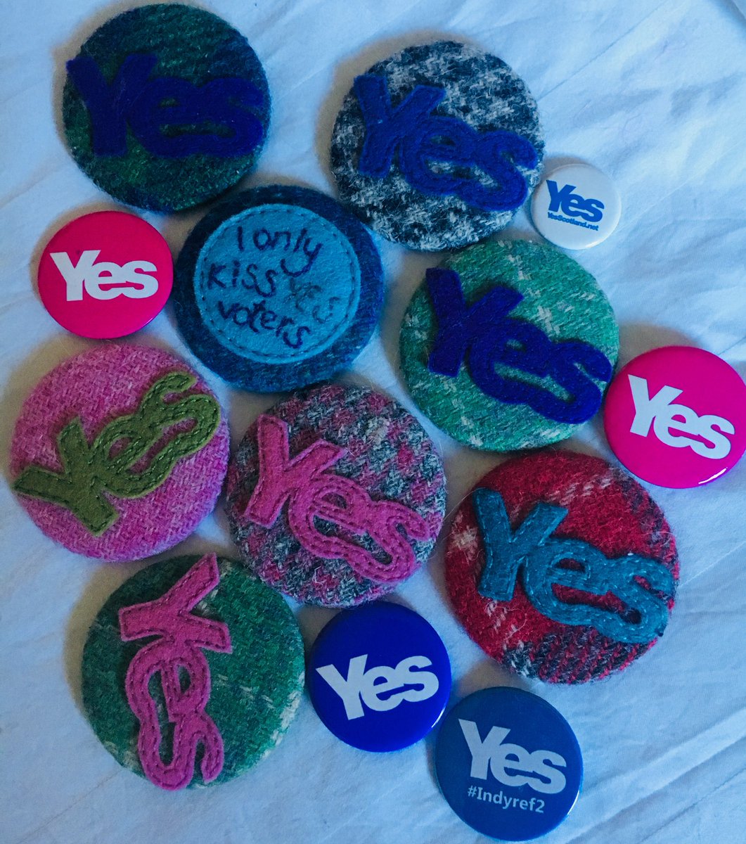 charlottegigi_'s tweet photo. That’s Mum dug out all her beautiful Harris Tweed YES badges! I LOVE THESE. Time to choose one, wear it, and start YESSING again! #Yes #SNP #SNP18 #AUOBEdinburgh #IndyRef #DissolveTheUnion #Yessing 🏴󠁧󠁢󠁳󠁣󠁴󠁿💙 https://t.co/HflVYlBiRd