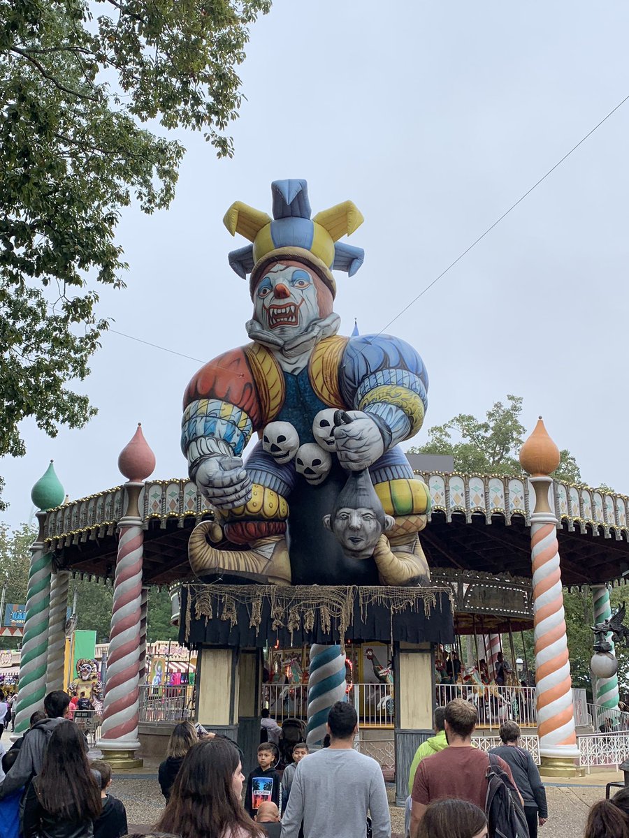 ThePAULIENYC's tweet photo. #frightfest #frightfest2018 #sixflags #sixflagsgreatadventure #sixflagsnewjersey #sixflagsnj https://t.co/c0w4JzxELe