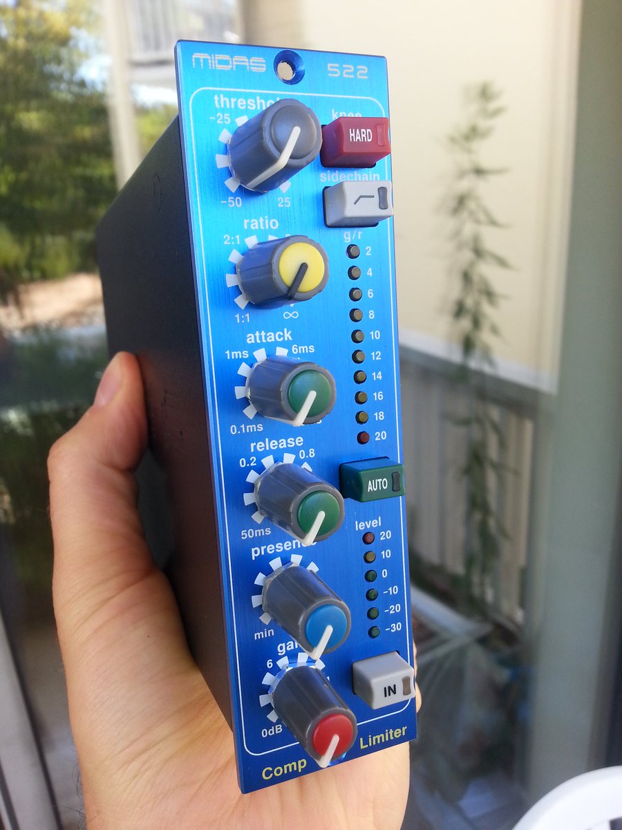 Studio_Nobilis's tweet photo. Le STUDIO NOBILIS est maintenant équipé d'un nouveau module au format 500. Le @MIDASconsoles MIDAS 522 compresseur / limiteur vient garnir notre lunchbox !
https://t.co/aPiS1fU0TE
#studiolife #Production #Recording #Gradignan #Gironde #Midas522 #Format500 #Pro #Gear #France https://t.co/24qfGt8vyp
