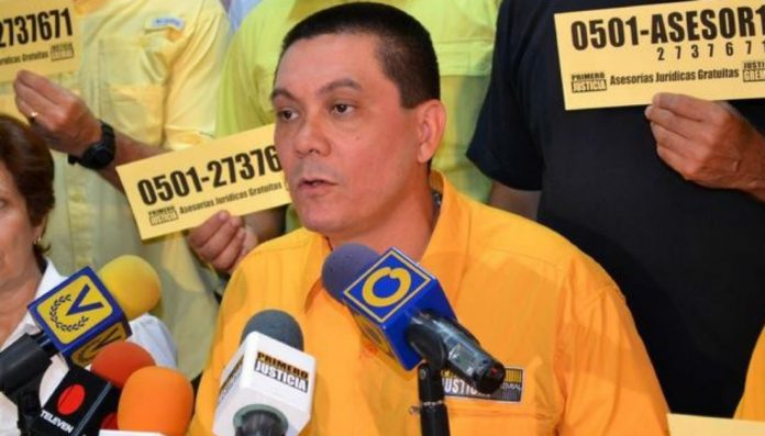 angelalvarezgil's tweet photo. @albanfernando joven luchador,le montaron un delito,fue secuestrado,torturado ahora pretenden hacer ver que se suicidò,quien le puede creer a este regimèn violador de DDHH?se les paso la mano y pretenden como siempre manipular,mentir,cuantos muertos màs hacen falta?despierta Vzla https://t.co/gqBqqQbKej