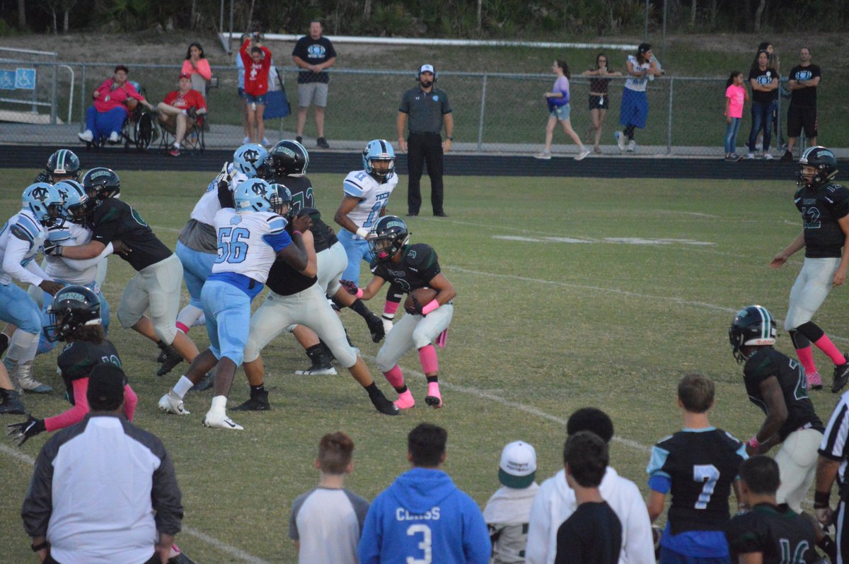 TheQBMechanic's tweet image. @class_sebastian slashes downfield with @20DRich03 leading the way.