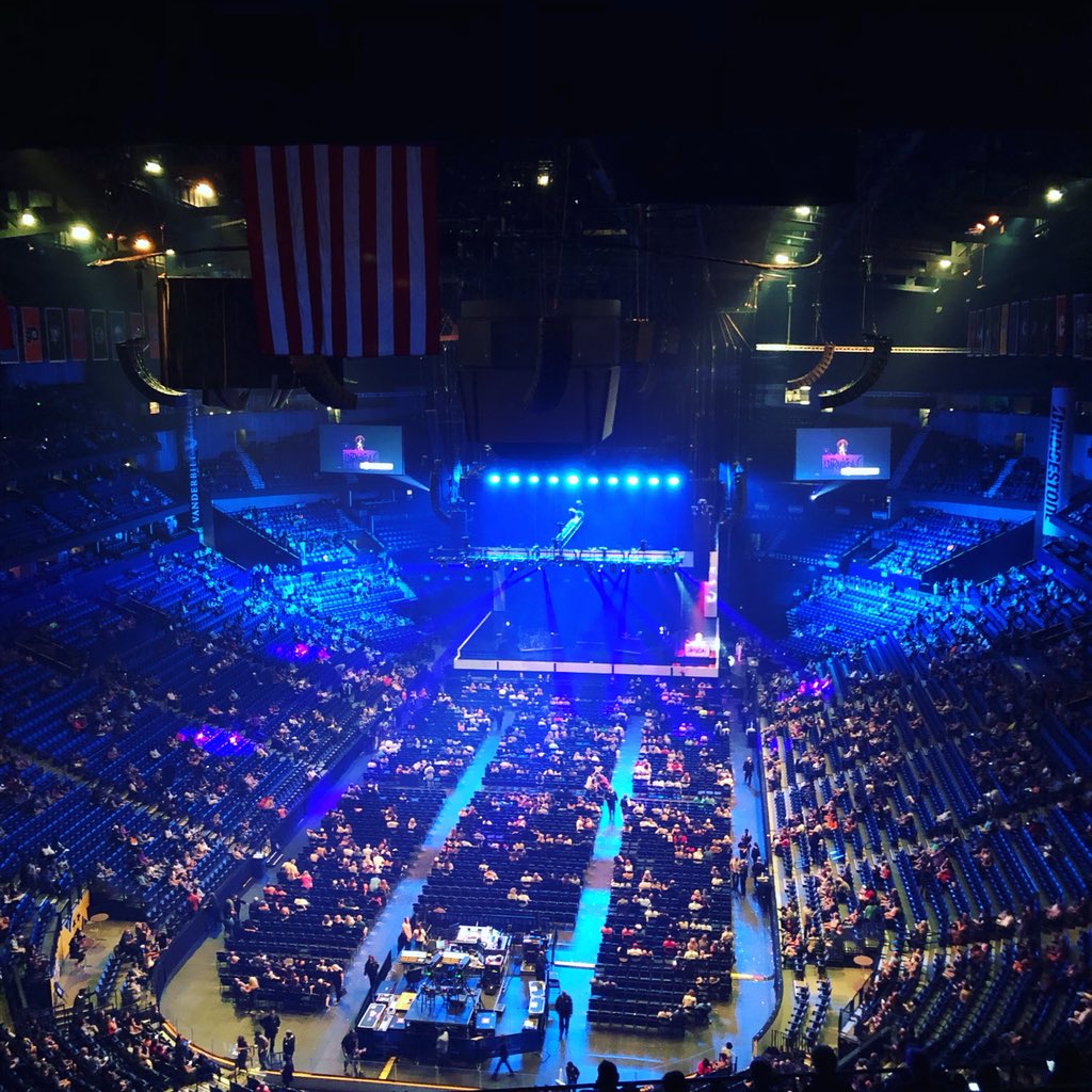 KaylaSmith1007's tweet photo. @BrunoMars Happy Birthday!! So excited for the show. PLEASE perform “Rest of my Life”, our first dance song a year ago yesterday!! 10-7-2017 https://t.co/UWWfsXqpr9
