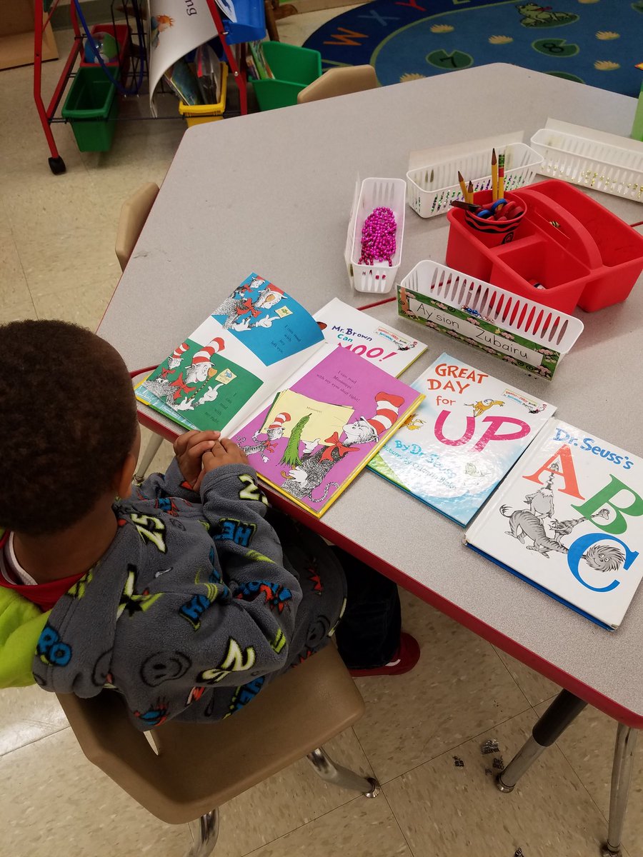 LpKindergarten's tweet photo. K-2 is Learning how to build their Reading Stamina with some flexible seating choices 📚🐛
#whyLP #kindergartenrocks #truenorthbrunswick #flexibleseating https://t.co/oZiUtJRxUj