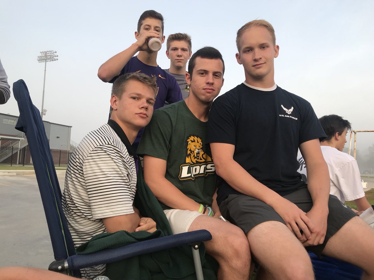 delee_dylan's tweet photo. hbd bro, nineteen never looked so nasty @l_t12 https://t.co/gNSU6Gx0lT