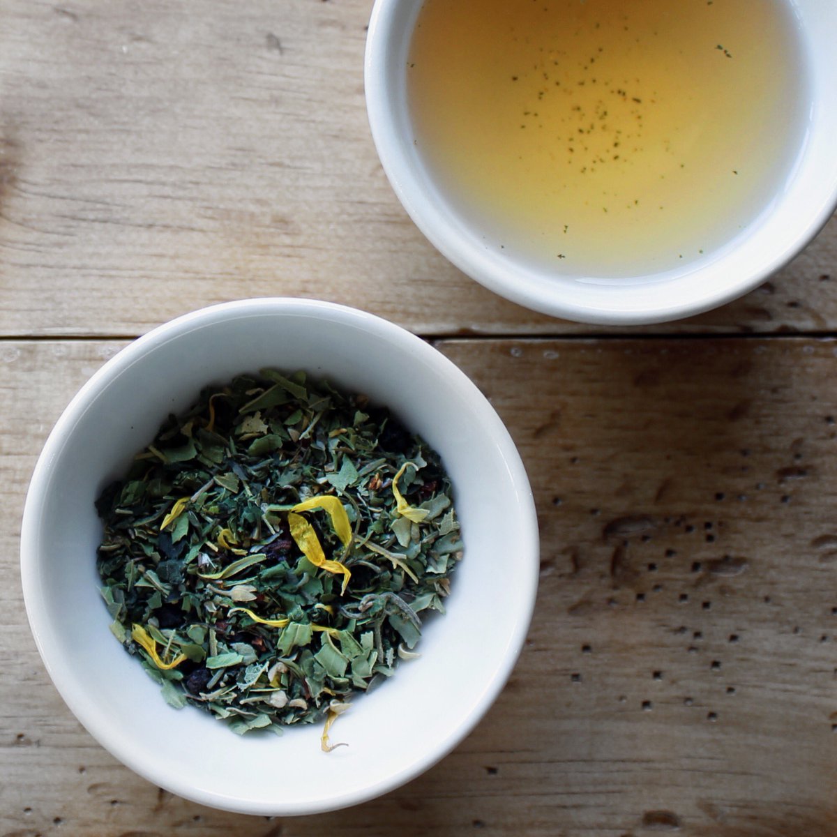 mem_tea's tweet photo. Blankets, fuzzy socks, hot tea, and cuddle parties! Fall is back and so is Herb Garden - a savory herbal blend that when infused creates a brothy liquor that will help stave off the chilly autumn days that are just around the corner. Link in bio! • #LetsSteepTogether https://t.co/vsV61neSdn