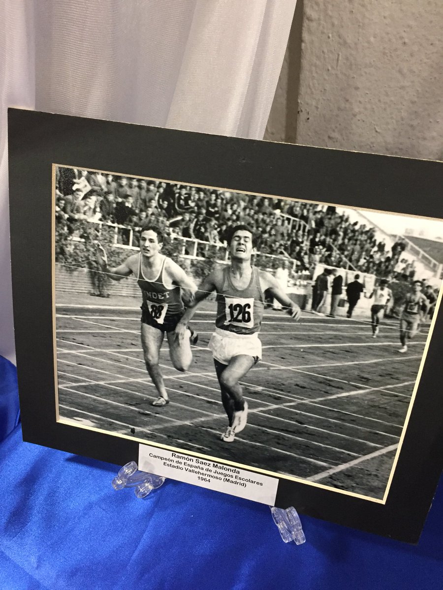 Feliz en la exposición de la “Falla Churruca” en su Semana Cultural dedicada al <a href="/cdcmorvedre/">C.D Camp de Morvedre</a> 💪🏼🏃🏾‍♂️ y más al ver la foto de mi padre, 😍cruzando la meta que lo convirtió en Campeón de España🇪🇸de Atletismo🏆🙌🏻<a href="/SergioMuniesa/">Sergio Muniesa</a> <a href="/PPSagunto/">PP Sagunto</a> <a href="/PpGrupo/">Grupo Municipal PP Sagunto</a> <a href="/NNGGSagunto/">NNGG Sagunto</a> <a href="/carliitta15/">Carla Genovés</a>