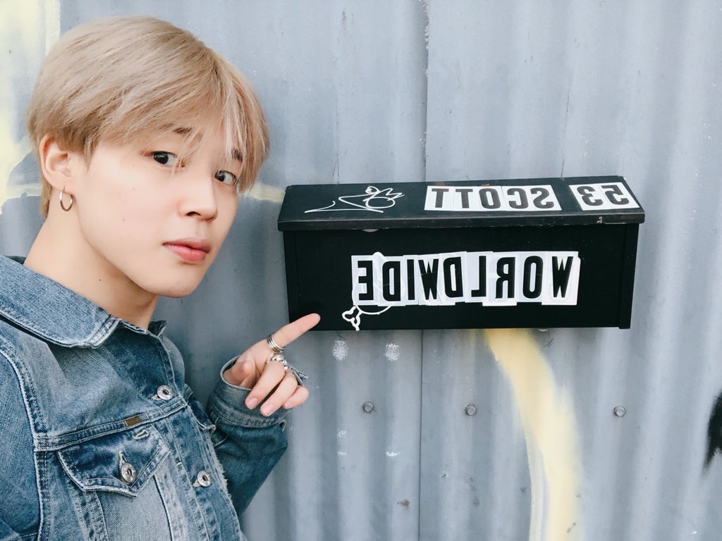 BTS85750601's tweet photo. @bts_bighit 
I LOVE YOU ❣️❣️
#JIMIN https://t.co/Ra5qg96Frb