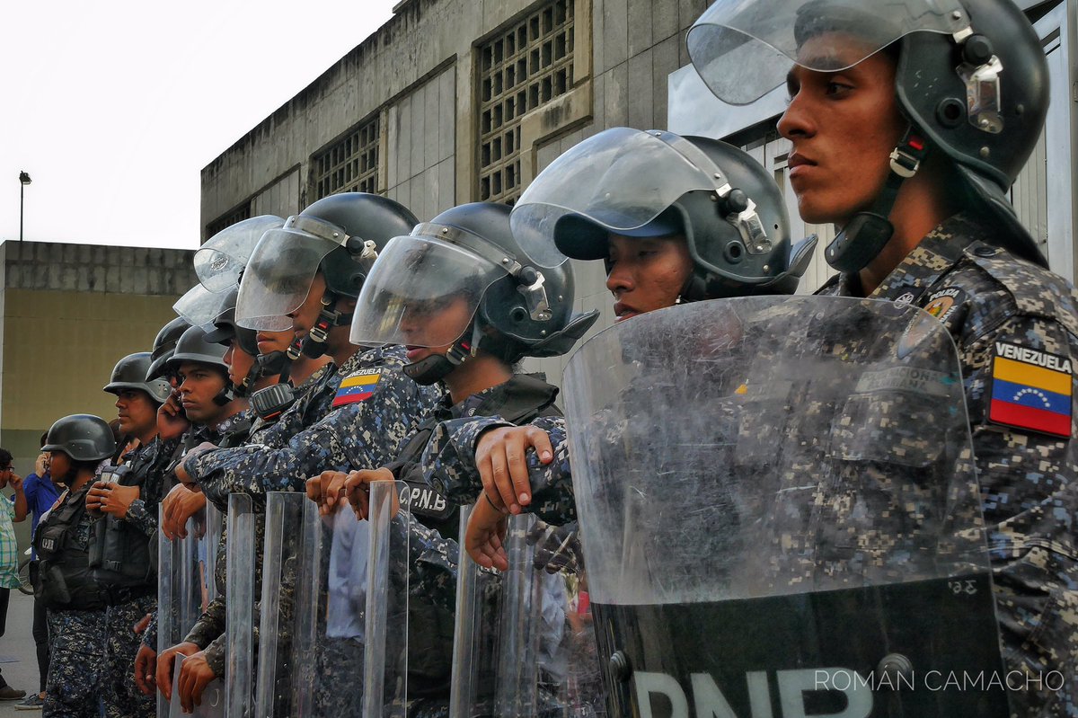 0800alicia's tweet photo. Todos debemos deplorar con protestas a la defensoría del pueblo y al SEBIN para exigir respuestas ante asesinato del Concejal de PJ, Fernando Albán.  https://t.co/ro8LDhCe9K