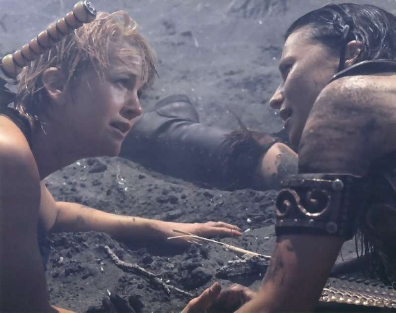 SandraP1968's tweet image. Original Xena back please !!! I want to see my two babies again ! I don't want S6 bad end !!! @NBCUniversal @nbc @robtapert @NetflixLifee @netflix @SYFY @BuzzFeed @Hulu @UniversalTV @STARZ @USA_Network @AmazonStudios @HBO @UniPicturesCAN #XenaRevival #XXisforXENA #XenitesUnite