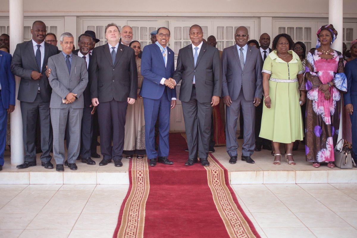 MichelSidibe's tweet photo. What an honor to receive this distinction on behalf of all those who are working to expand islands of hope. Merci @RCA_CAR Président Touadéra 🇨🇫@RCA_Renaissance @RcaUnct @MSF @UN_CAR @ONUSIDA_CAR @UNAIDS @PEPFAR @PeterASands @RcaUnct https://t.co/ef4NPsdPLq
