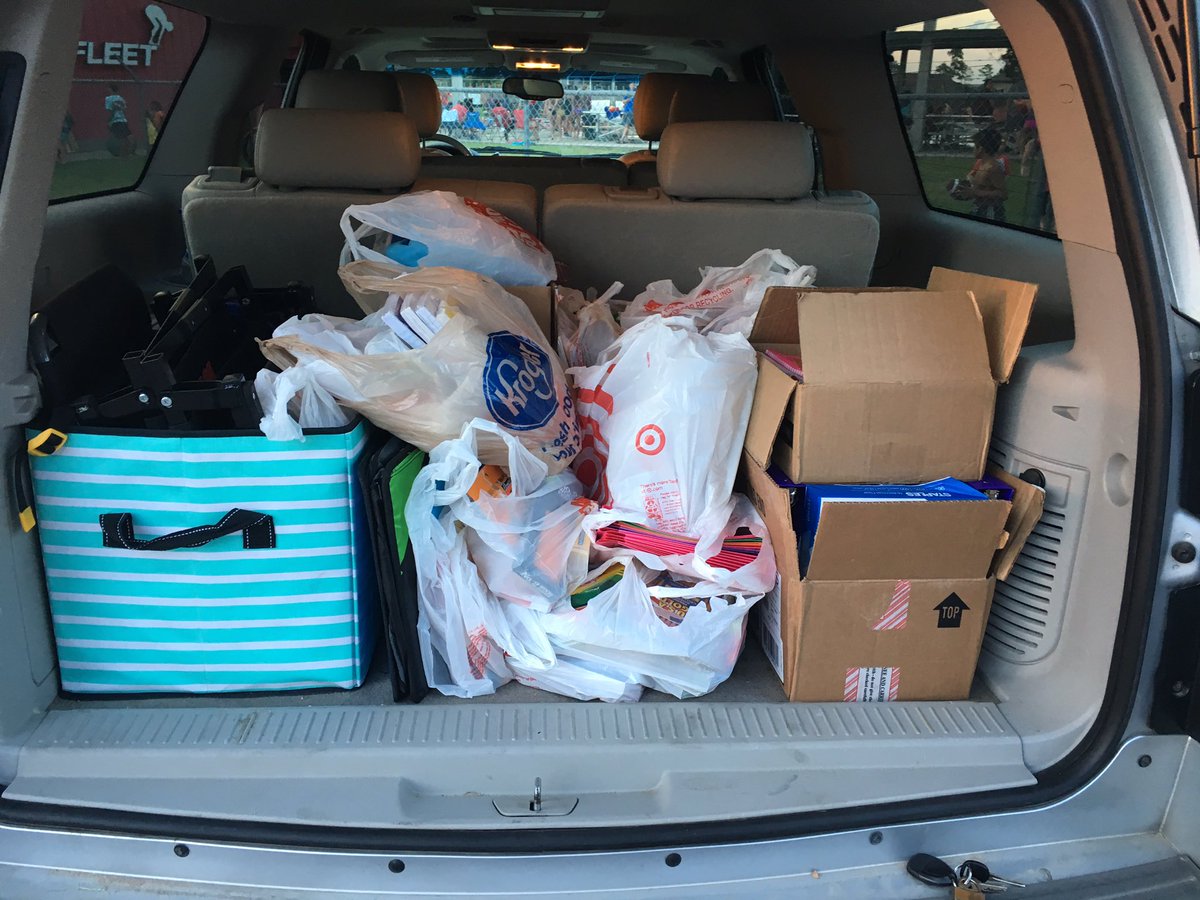 FleetSwimming's tweet image. A big thank you to parents and volunteers that helped make this pizza party so fun! And thank you to everyone who made a donation! #gofleetgo!