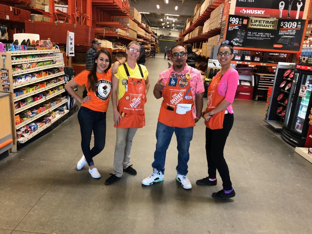 Ricardo_BlueBox's tweet photo. Neon day!!! 
#D172Driven #antelopeproud #PacNorthProud #CAM2018 #neon https://t.co/nJ4gaH2yPL