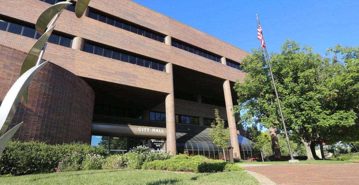 LJWorld's tweet image. #LawrenceCityComm will soon consider reducing the city's penalties for marijuana possession: ljw.bz/2Rwx2aW