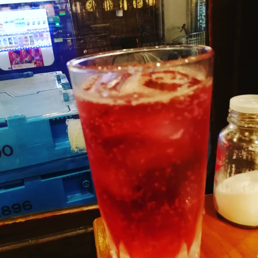 تويتر うにょにょ戦隊mighty Bobちゃんねる على تويتر カドヤさんの赤玉パンチのハイボール250円 串カツほとんど80円 ぼぶッキーはもち串 赤玉パンチのカドヤハイボール懐かしの味さぁ ｳﾆｮﾆｮﾆｮｰﾝ 串カツ カドヤ 新世界 赤玉パンチ ぼぶッキー