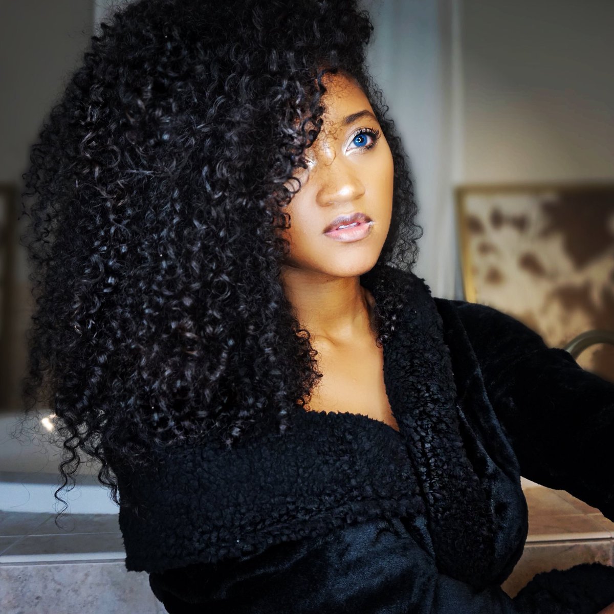 VictoriaTwice's tweet photo. #naturalhair #curlyhair https://t.co/N02l5UBDiB https://t.co/eu4c8thyDv