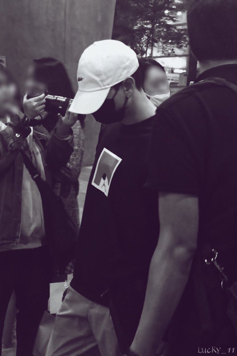 MY_LUCKINESS's tweet photo. 181009 #은혁 #Eunhyuk 인천공항 마카오to한국 
이틀 동안 많이 안 잤죠. 푹 쉬세요^^ https://t.co/aZDCkvqZNQ