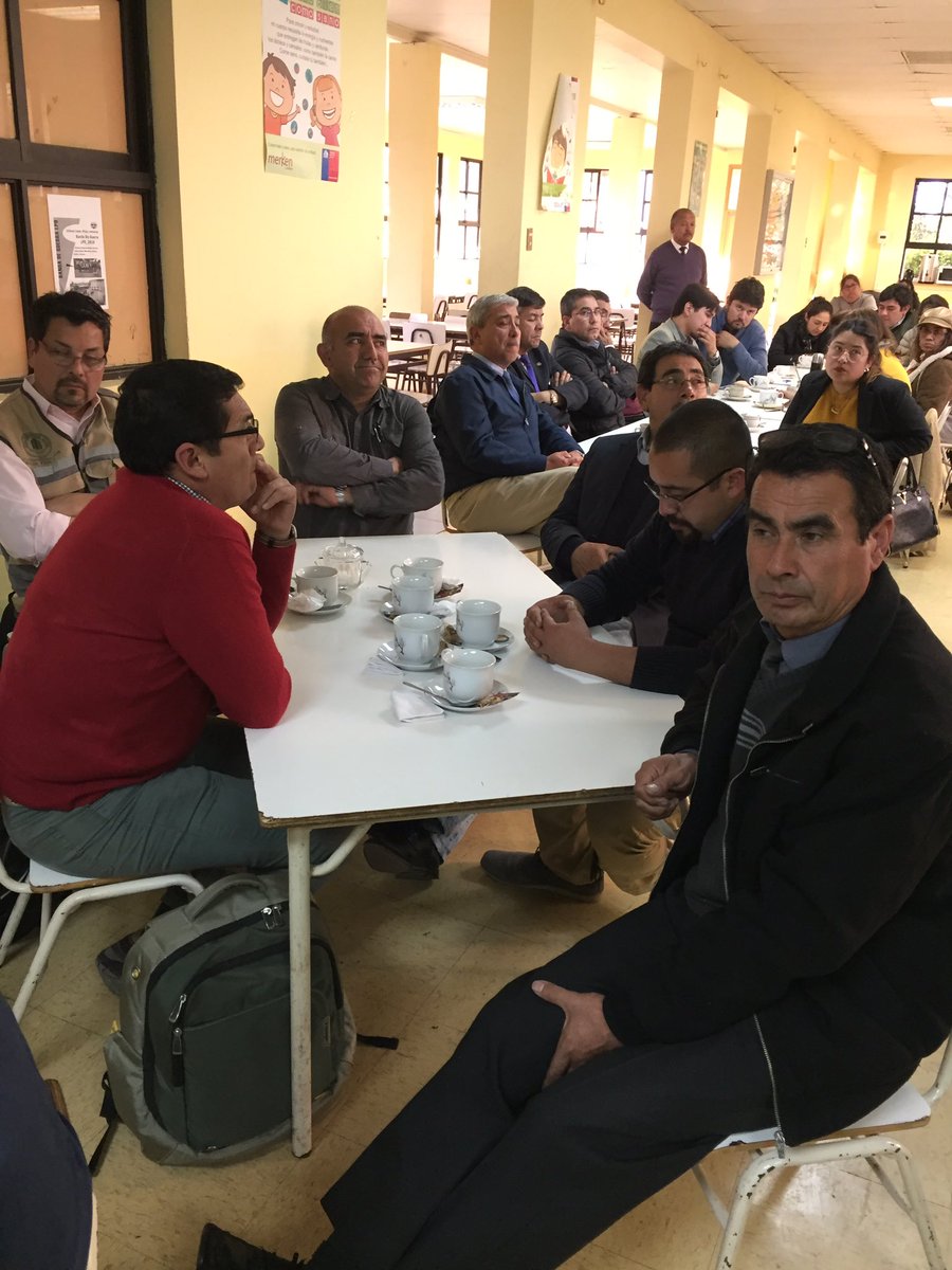 Docentes del Liceo Politécnico de #Ovalle participan en taller de "Trabajo Colaborativo", dictado por nuestro Rector Manuel Farías como parte de nuestra vinculación con los Liceos Técnicos del Limarí.