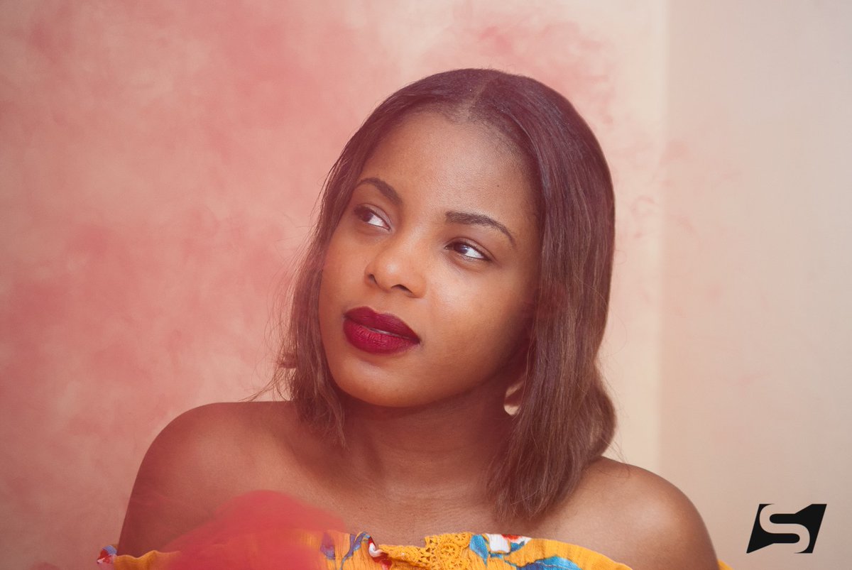 sondypic's tweet photo. Feel the magic... RED 2.0

#sondypic📸 #beauty #beautiful #haitiangirl #smokebomb #red #redlips #redsmoke #fumigen #color #portrait #passion #photography https://t.co/HRs43aSk5P