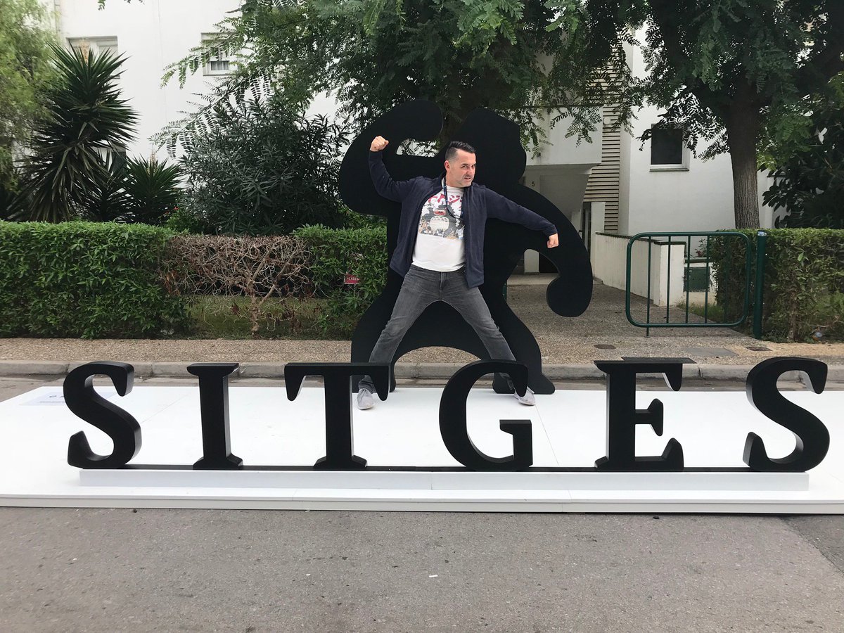 LetmebreatheF's tweet photo. We are here at the @sitgesfestival!! #HappyMonday ##sitges2018 https://t.co/Kqc8LoaZvj