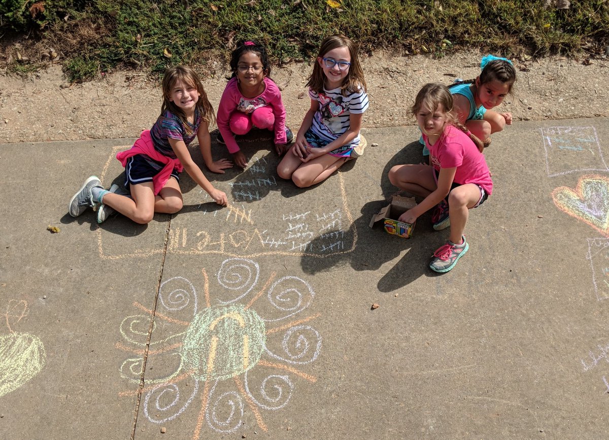 jenmagee1's tweet photo. Happy Mindset Monday!! Mastering a math problem, reflecting on writing &amp; recorders over lunch, fun with family, or sidewalk chalk on a sunny day! ...What makes YOU happy @SharonElemS ??😀#sharonstrong 
@7Mindsets
 #Acountable #whatmakesmehappy https://t.co/TAjhLi0Y5S