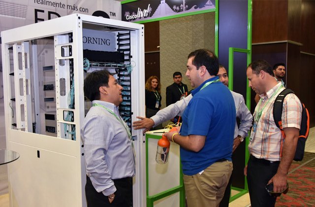 yel_oli's tweet photo. @ciscolivelatam #CiscoLiveLA https://t.co/AIF3tDIjXs https://t.co/8fVByuO2Xi