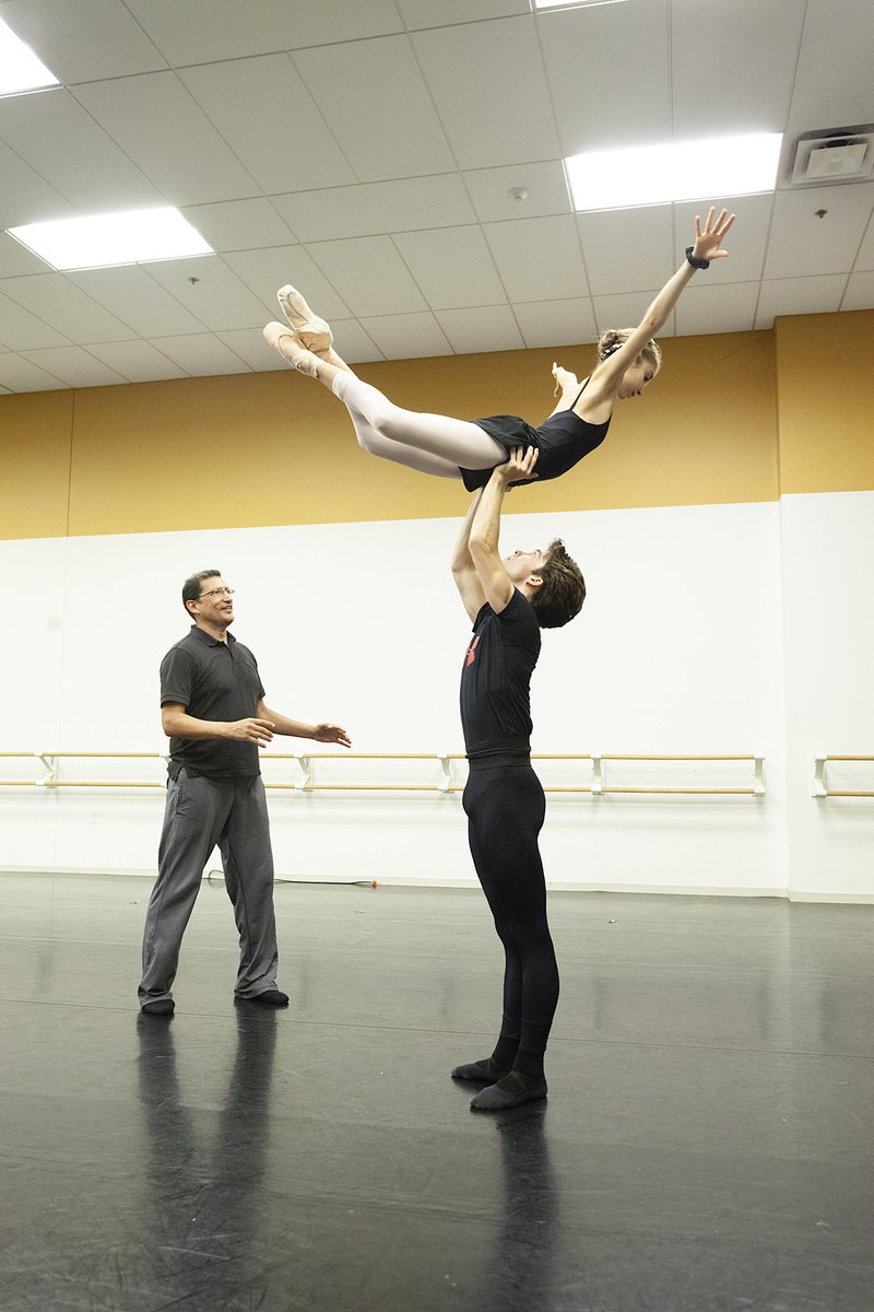 AtlantaBallet's tweet photo. #MondayMotivation with the dancers of Atlanta Ballet 2! See them next month at @shopsbuckheadatl for a FREE performance on November 17. #ABcde #AtlantaBallet2 #secondcompany #freeperformance https://t.co/lHKFGbXmeV