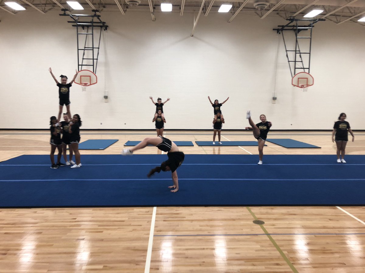 These girls were just a little excited to break in the new mats!! 🖤💛#BIScheer #bulldogs